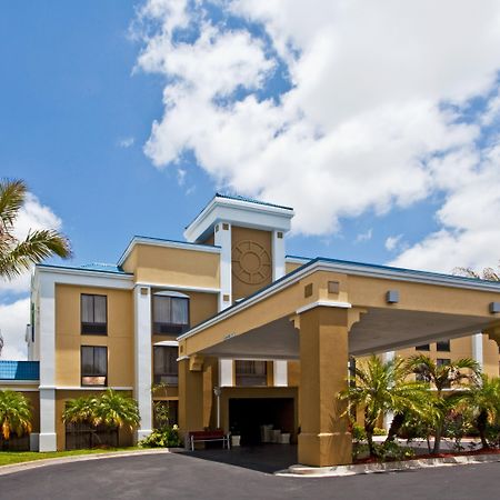 Holiday Inn Express Vero Beach-West I-95 By Ihg Eksteriør bilde