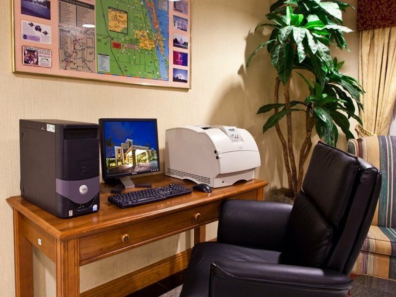 Holiday Inn Express Vero Beach-West I-95 By Ihg Eksteriør bilde